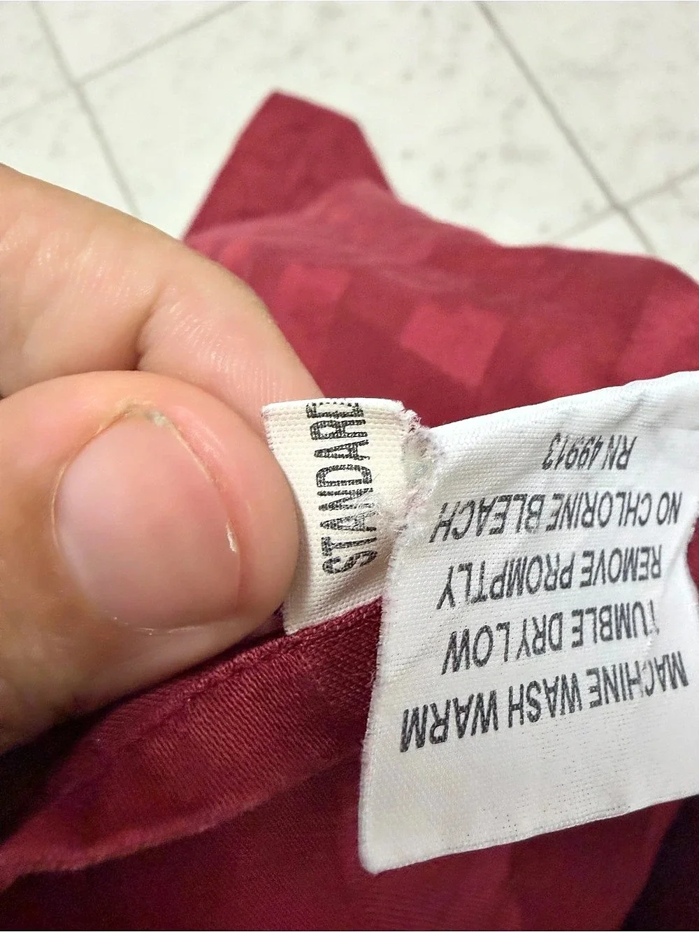 The Company Store burgundy pillowcases size standard